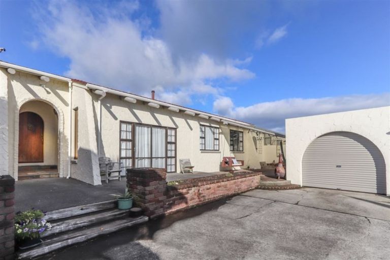 Photo of property in 9 Kauri Street, Inglewood, 4330