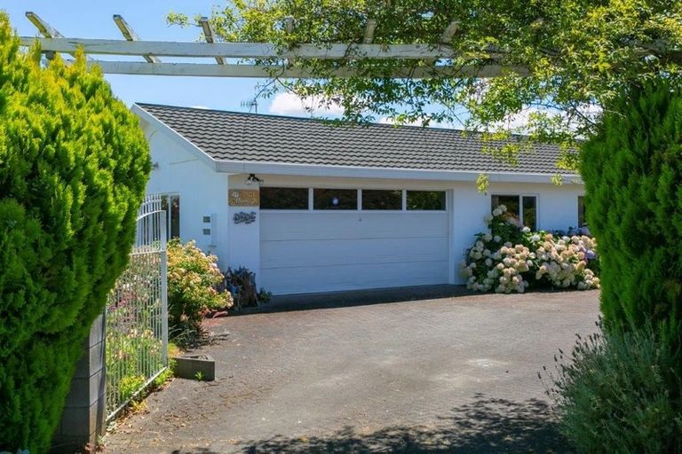 Photo of property in 29 Fairview Terrace, Waipahihi, Taupo, 3330