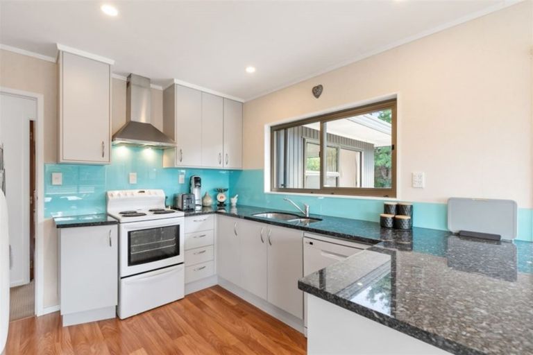 Photo of property in 19 Palmyra Way, Half Moon Bay, Auckland, 2012