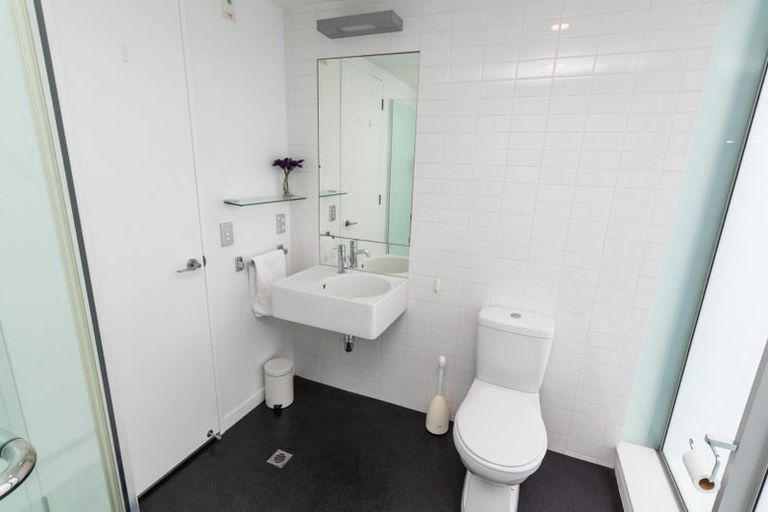 Photo of property in Portal Apartments, 5d/42 Cable Street, Te Aro, Wellington, 6011