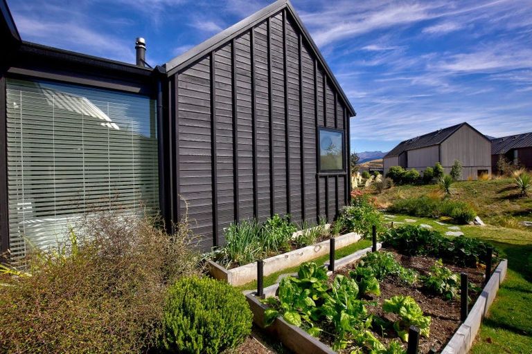 Photo of property in 7 Kotuku Lane, Jacks Point, Queenstown, 9371