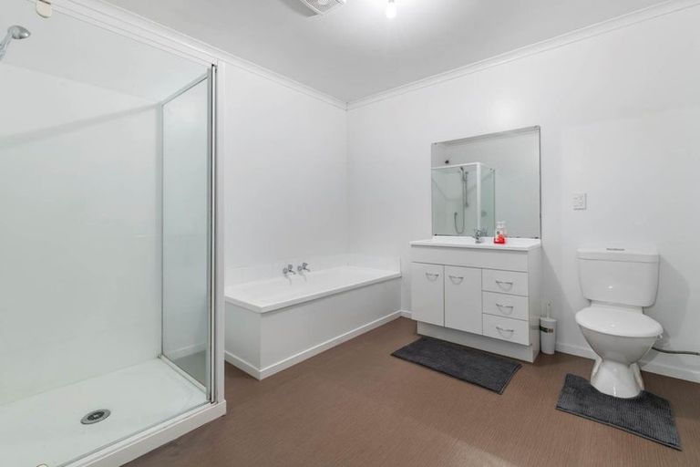 Photo of property in 11 Poaka Avenue, Takanini, 2112