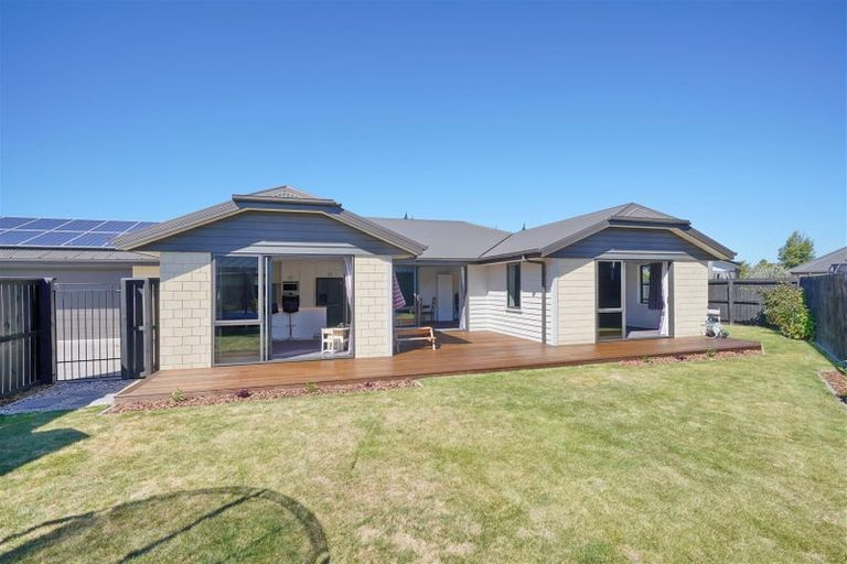 Photo of property in 4 Kohunga Crescent, Bottle Lake, Christchurch, 8083