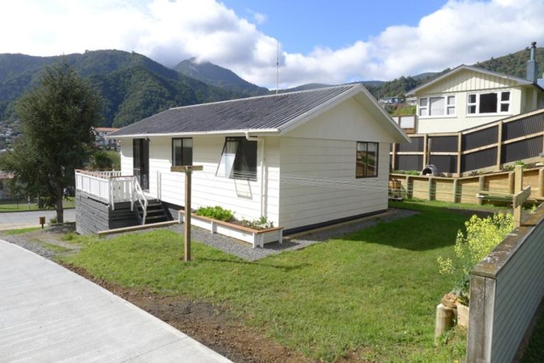 Photo of property in 38a Buller Street, Picton, 7220