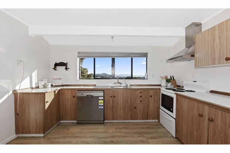 Photo of property in 599b Whangaparaoa Road, Stanmore Bay, Whangaparaoa, 0932