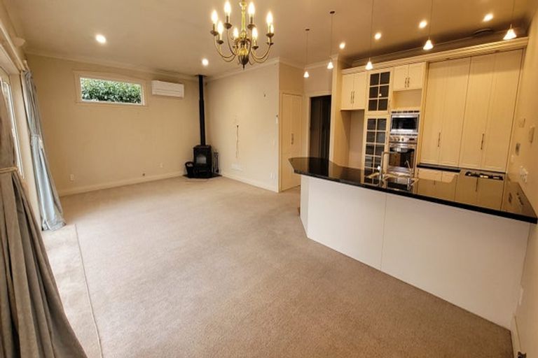Photo of property in 40 Birdwood Road, Waterloo, Lower Hutt, 5011