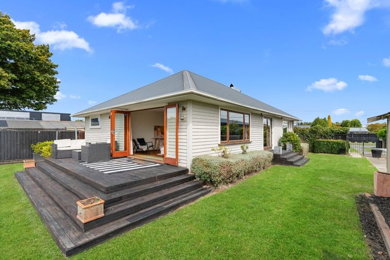 Photo of property in 37 Bourne Crescent, Papanui, Christchurch, 8053