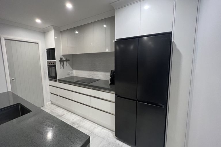 Photo of property in 5 Stratford Court, Fitzherbert, Palmerston North, 4410