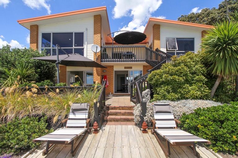 Photo of property in 16a Crispe Road, Clarks Beach, 2122