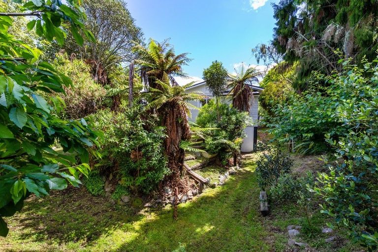 Photo of property in 5 Weka Road, Waipahihi, Taupo, 3330