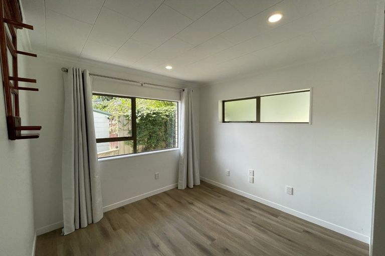 Photo of property in 37 Herekawe Drive, Spotswood, New Plymouth, 4310