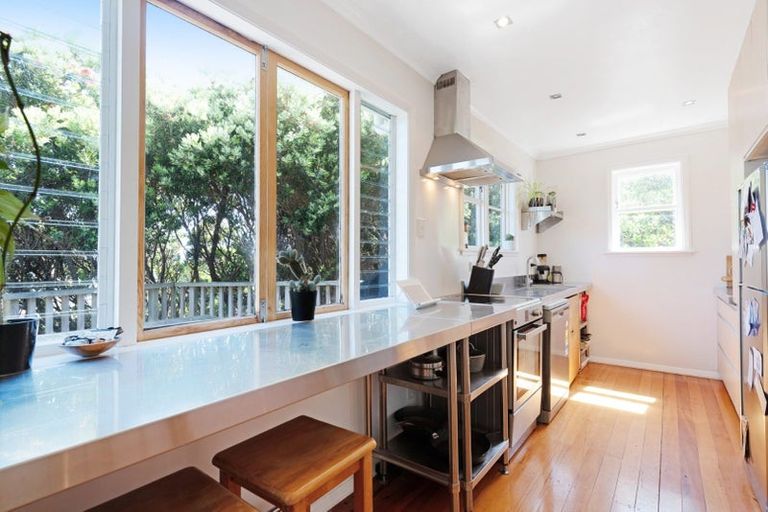 Photo of property in 104 Sidlaw Street, Strathmore Park, Wellington, 6022