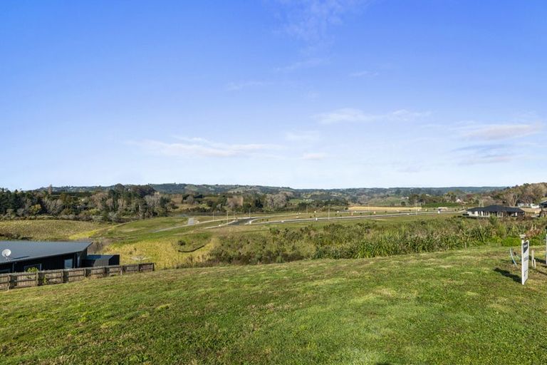 Photo of property in 16 Oyster Place, Omokoroa, 3114