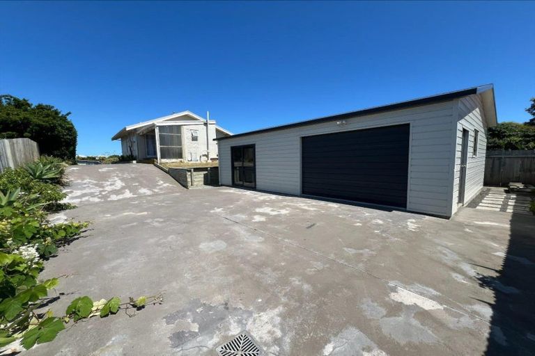 Photo of property in 33 Rangiora Street, Castlecliff, Whanganui, 4501