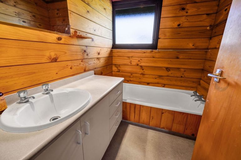 Photo of property in 27 Nikau Street, Inglewood, 4330