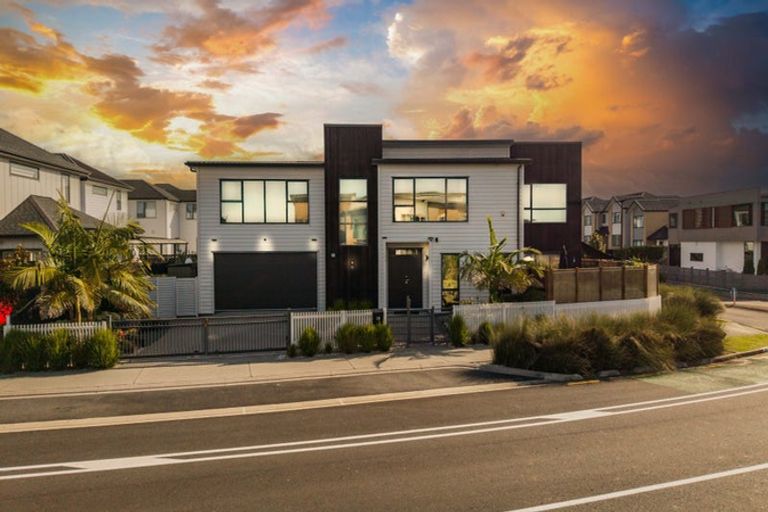 Photo of property in 38 Craigs Way, Hobsonville, Auckland, 0616