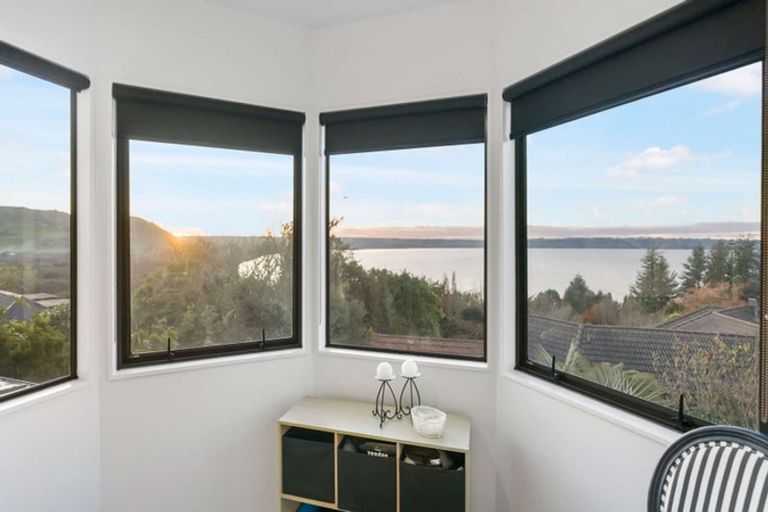 Photo of property in 4 Tupara Crescent, Kawaha Point, Rotorua, 3010