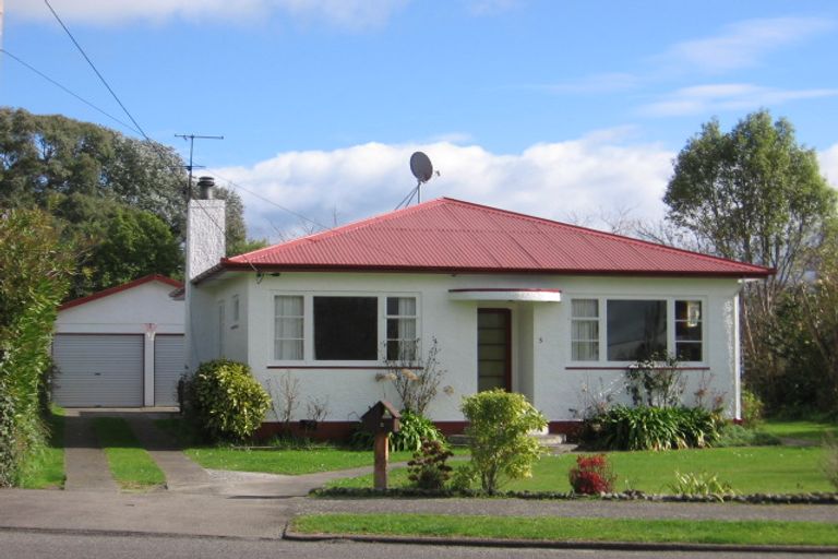 Photo of property in 3 Raglan Street, Lansdowne, Masterton, 5810