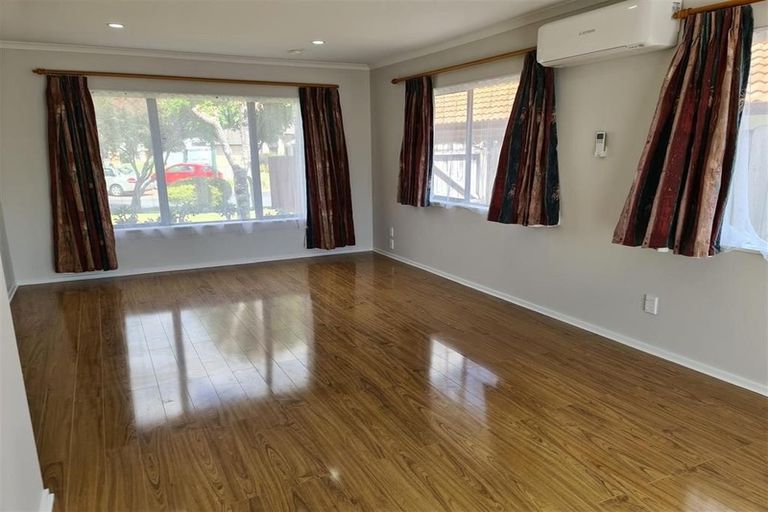 Photo of property in 6 Anrath Close, East Tamaki, Auckland, 2016