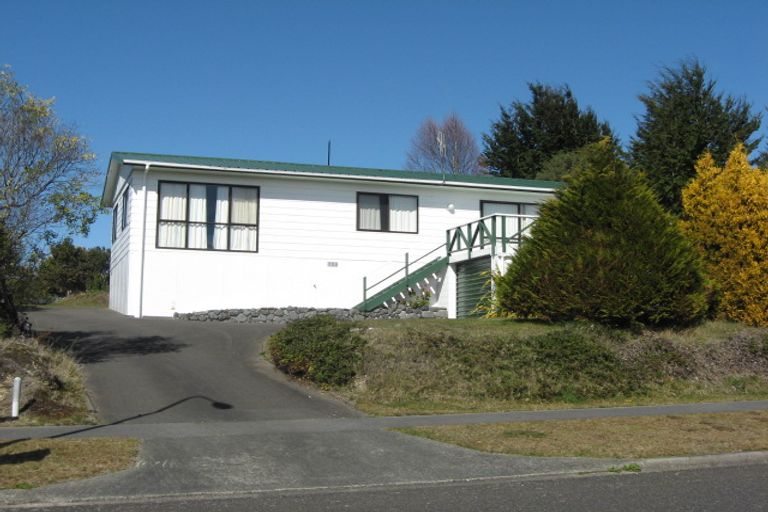 Photo of property in 37 Rangimoana Avenue, Motuoapa, 3382