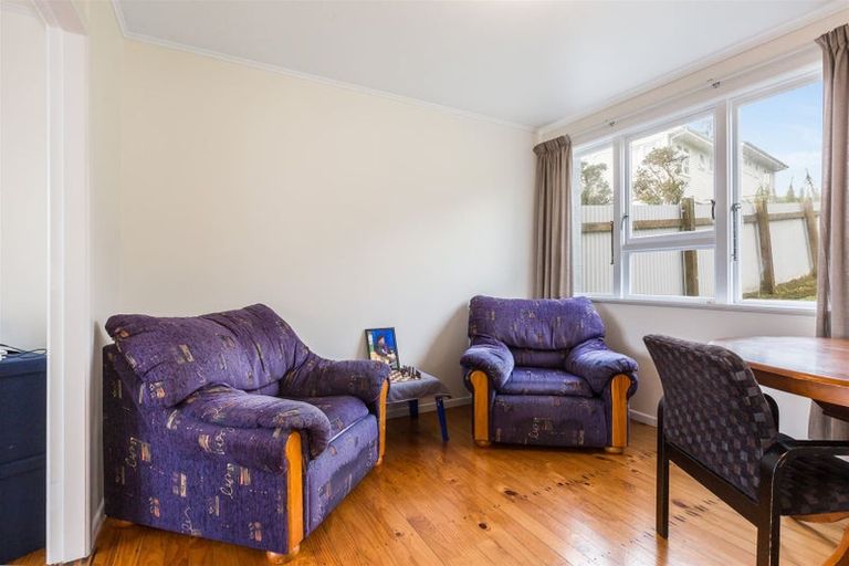Photo of property in 1b Durham Street, Cannons Creek, Porirua, 5024