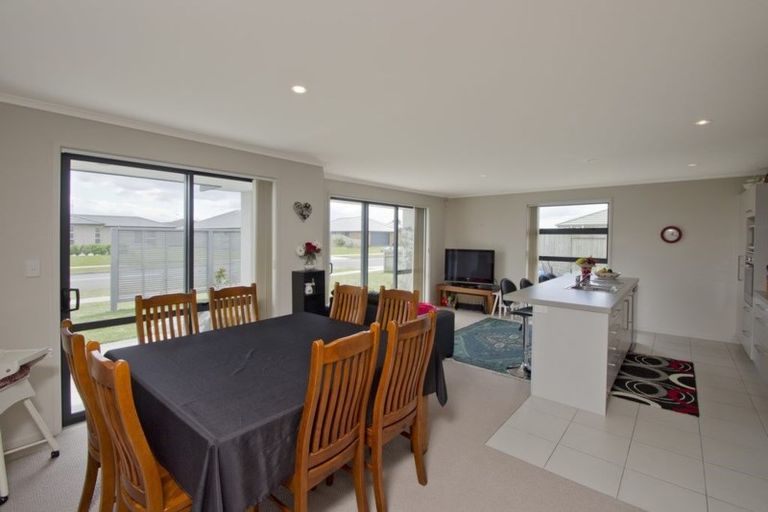 Photo of property in 125 Doncaster Drive, Papamoa Beach, Papamoa, 3118
