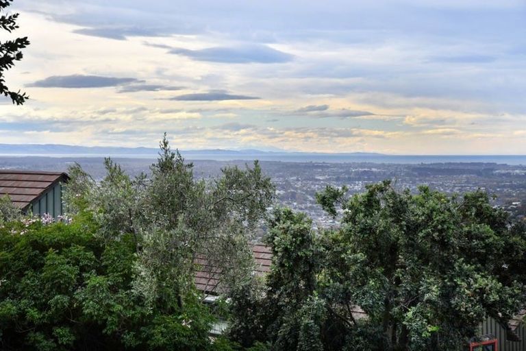 Photo of property in 175 Hackthorne Road, Cashmere, Christchurch, 8022