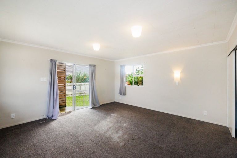 Photo of property in 5 Sutherland Crescent, Westbrook, Palmerston North, 4412