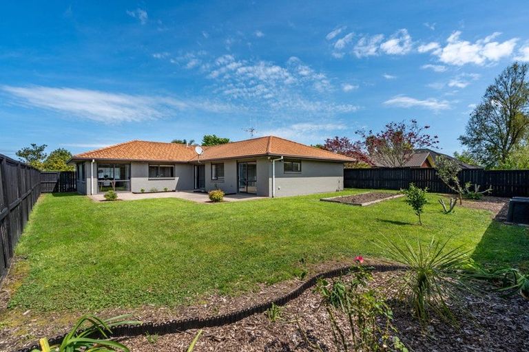 Photo of property in 17 Burgundy Court, Rototuna, Hamilton, 3210