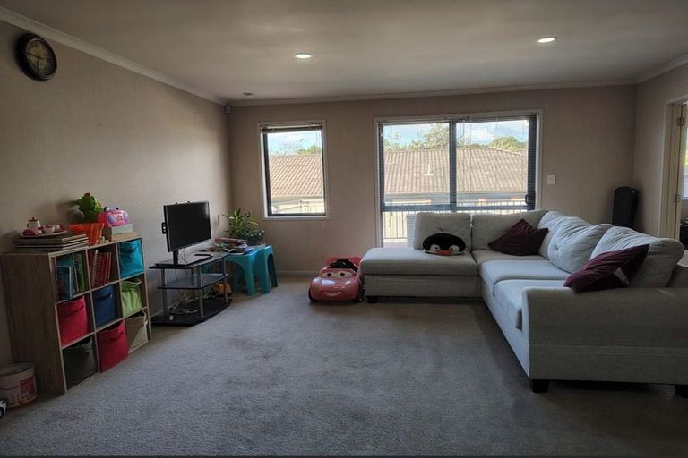 Photo of property in 100 George Deane Place, Greenhithe, Auckland, 0632