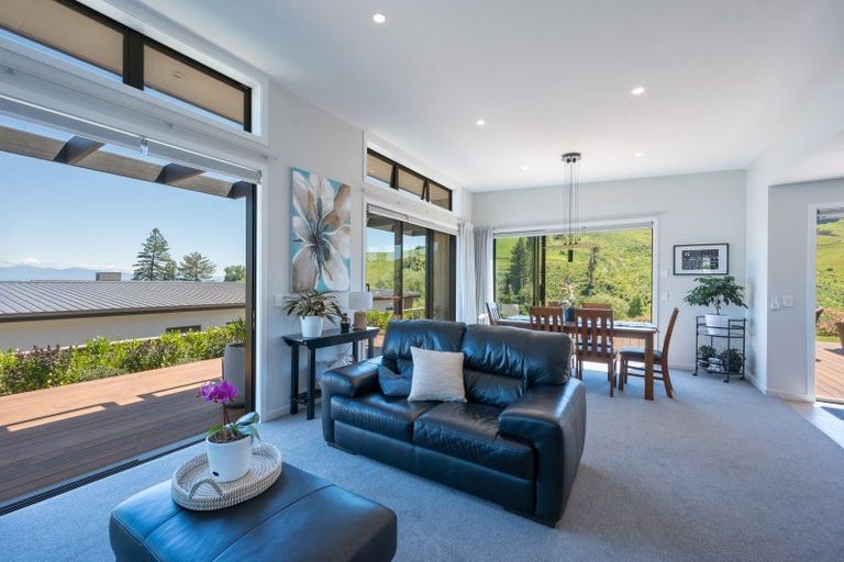 Photo of property in 18 Hill Tops Way, Stoke, Nelson, 7011