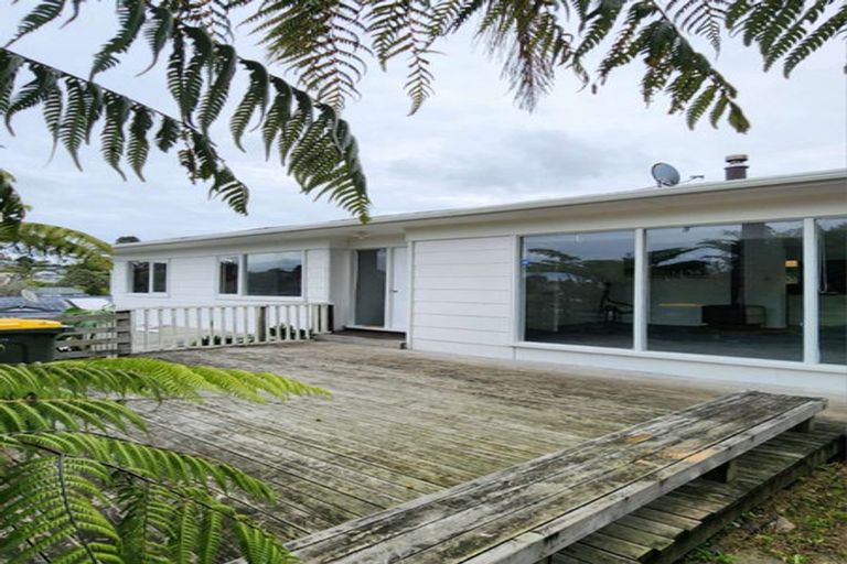 Photo of property in 1/63 Girrahween Drive, Totara Vale, Auckland, 0629