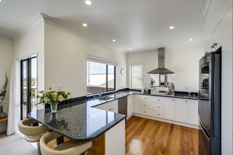 Photo of property in 125 Thompson Road, Bluff Hill, Napier, 4110