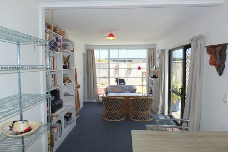 Photo of property in 21a Hennessy Street East, Foxton Beach, Foxton, 4815