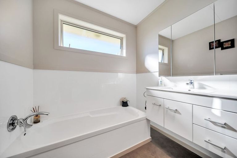 Photo of property in 32 Piopio Street, Te Anau, 9600
