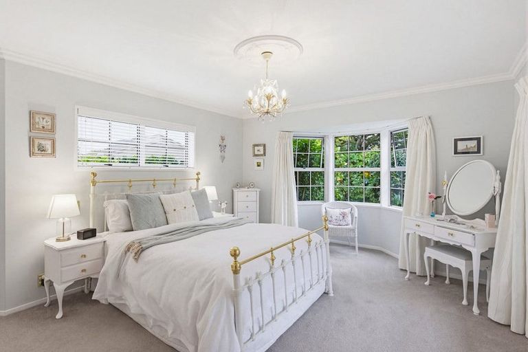 Photo of property in 5 Patterson Grove, Waikanae, 5036