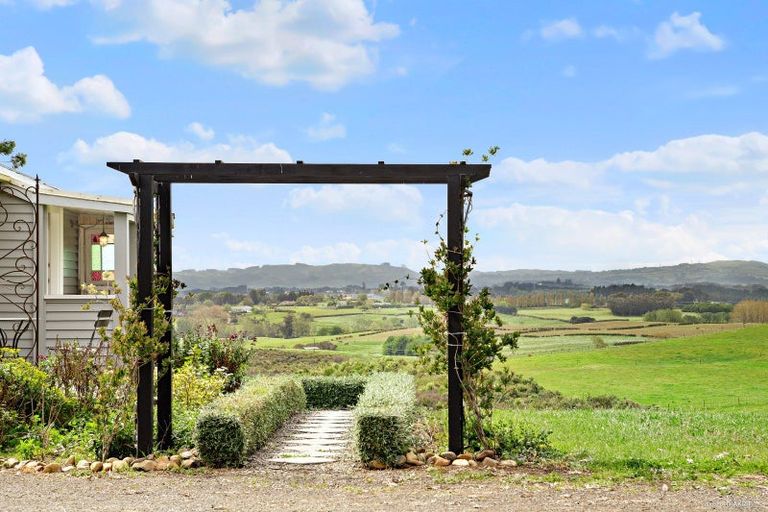 Photo of property in 160 Batty Road, Kingseat, Papakura, 2580