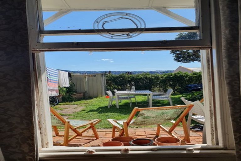 Photo of property in 22 Scarborough Terrace, Mount Victoria, Wellington, 6011