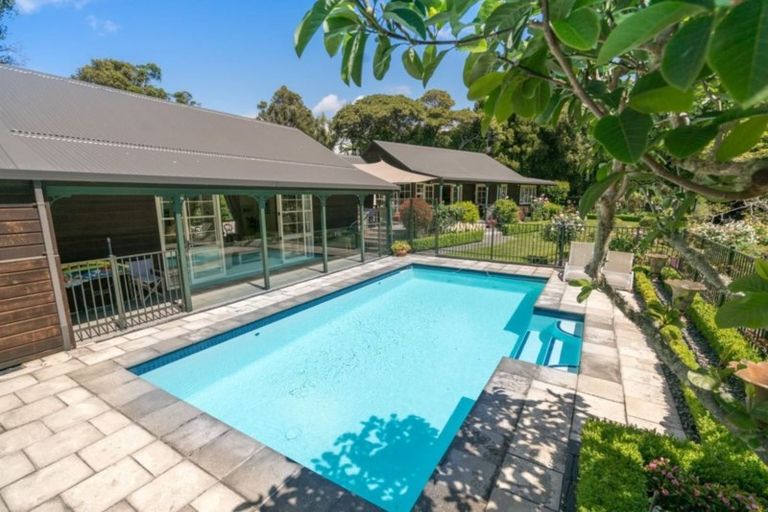 Photo of property in 50 Manu Grove, Waikanae, 5036