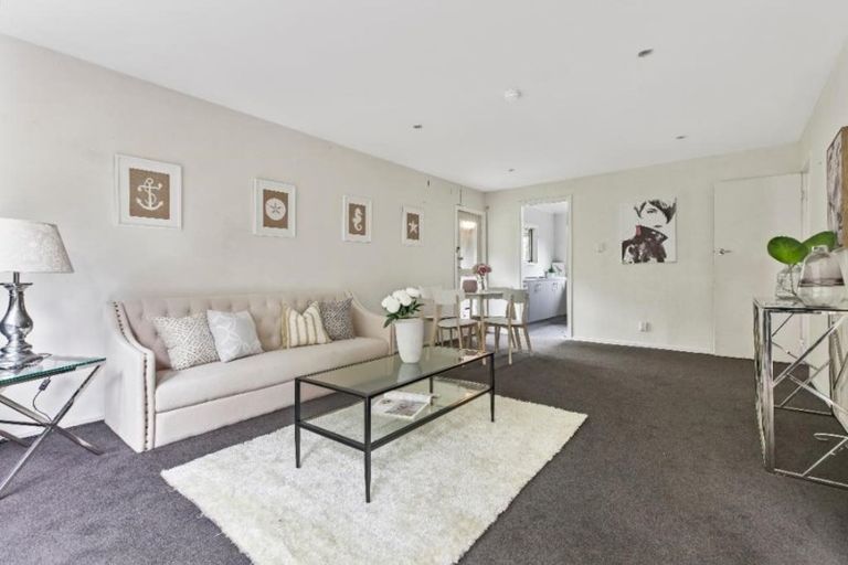 Photo of property in 2/1a Oates Road, Glen Eden, Auckland, 0602