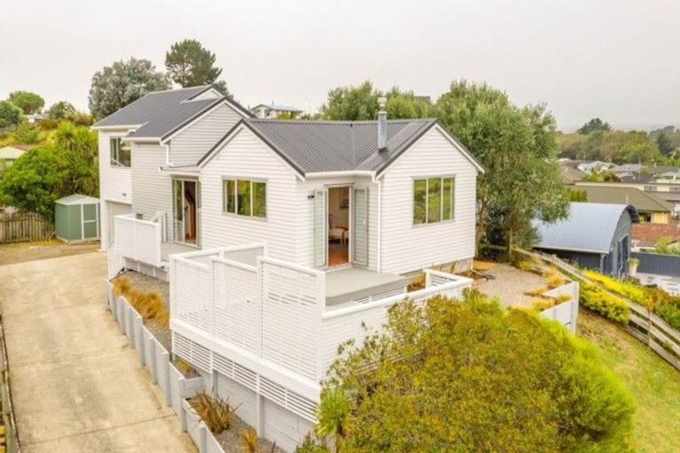 Photo of property in 143 Weggery Drive, Waikanae Beach, Waikanae, 5036