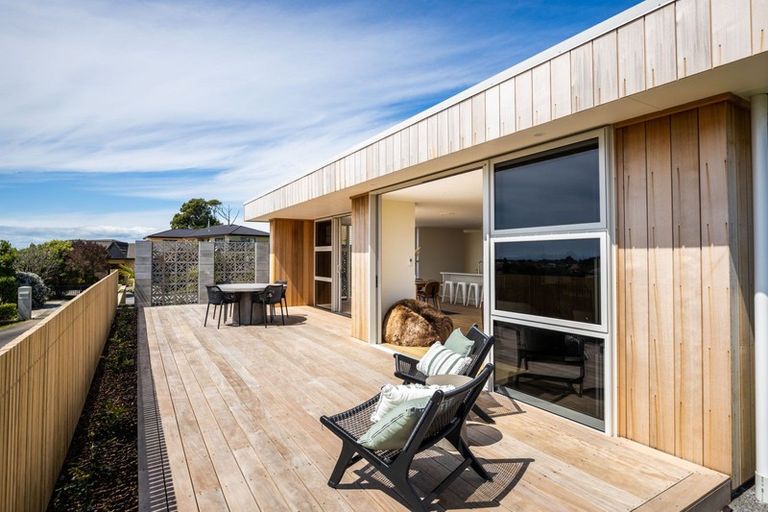 Photo of property in 9a Lemont Place, Westown, New Plymouth, 4310