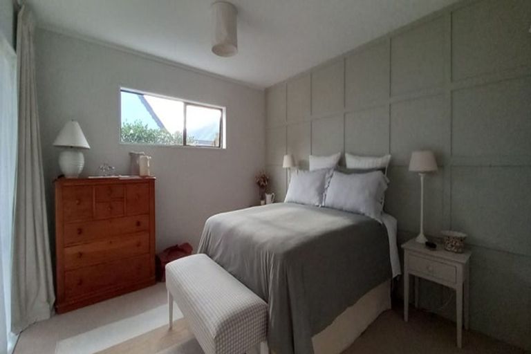 Photo of property in 7 Graham Grove, Waikanae, 5036