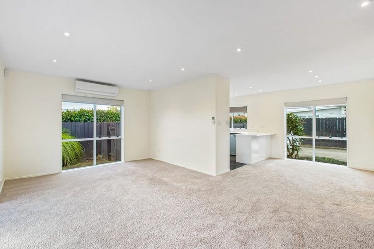 Photo of property in 2/10 Mangarata Avenue, Papatoetoe, Auckland, 2025