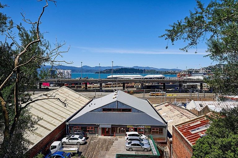 Photo of property in 5 Sar Street, Wadestown, Wellington, 6012