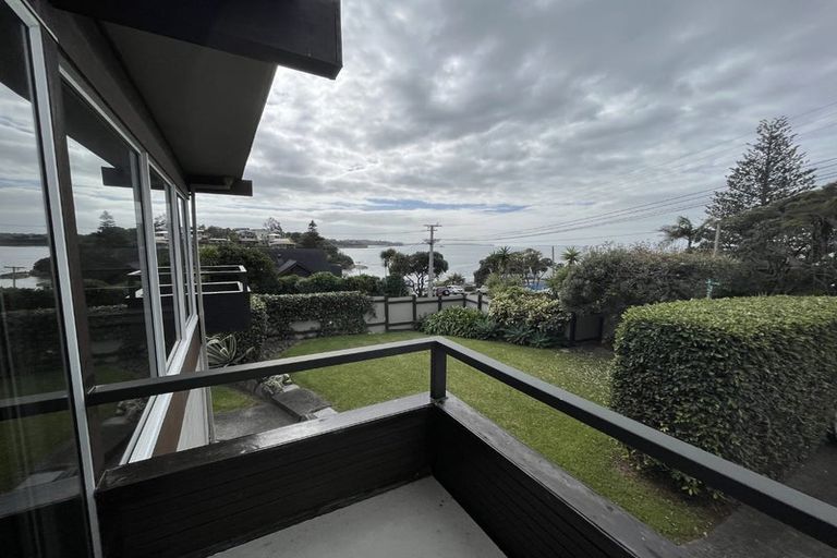 Photo of property in 1/42 Rothesay Bay Road, Rothesay Bay, Auckland, 0630