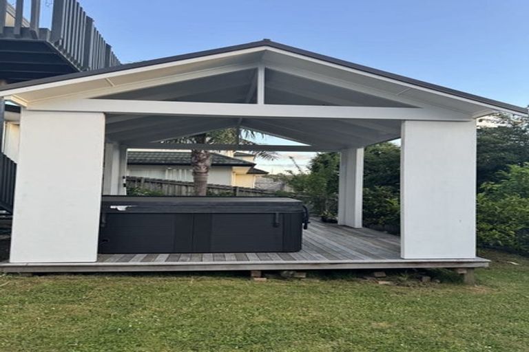 Photo of property in 5a San Luis Place, Golflands, Auckland, 2013