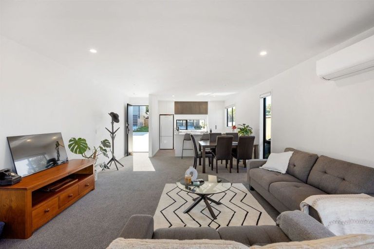 Photo of property in 15 Jacks Landing Drive, Hamilton Lake, Hamilton, 3204