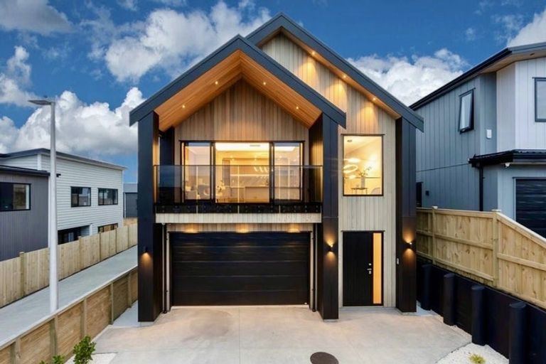 Photo of property in 49 Kumukumu Road, Long Bay, Auckland, 0630