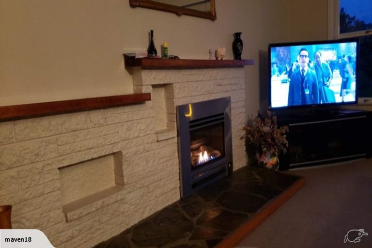 Photo of property in 88 Chivalry Road, Glenfield, Auckland, 0629